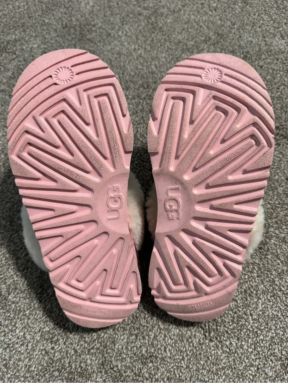 UGG Kid’s Cozy II Glitter Slippers - sz 3